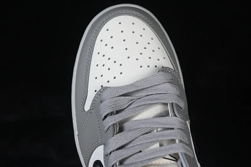 All categories Air Jordan Jordan series basketball shoes Air Jordan 1 Low Dior x Air Jordan 1 Low AJ1 Joe 1 Dior joint white gray low top CN8608-002